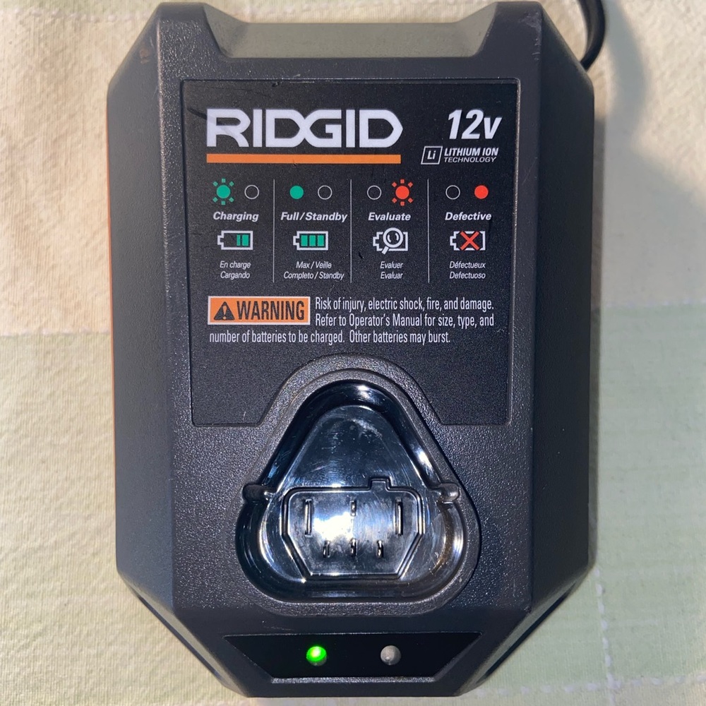 Ridgid 12V Charger Li-ION R86045(140328003)